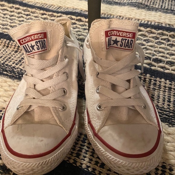 Converse Low Top Size 2 Kids White Sneaker - Picture 3 of 5